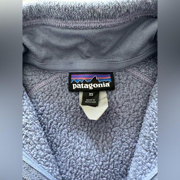 Woman’s Patagonia Fleece - Picture 2 of 3